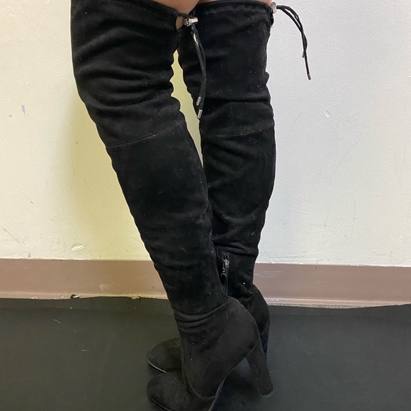 Thigh high black suede boots - Picture 2 of 4